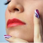 A cor da riqueza - Unhas e cílios postiços July Beauty são destaque na Beauty Fair 2012*